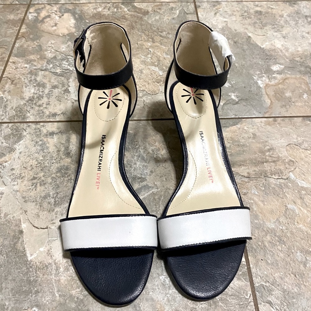 📦 DONATED 📦 Isaac Mizrahi Katie Wedge Sandals